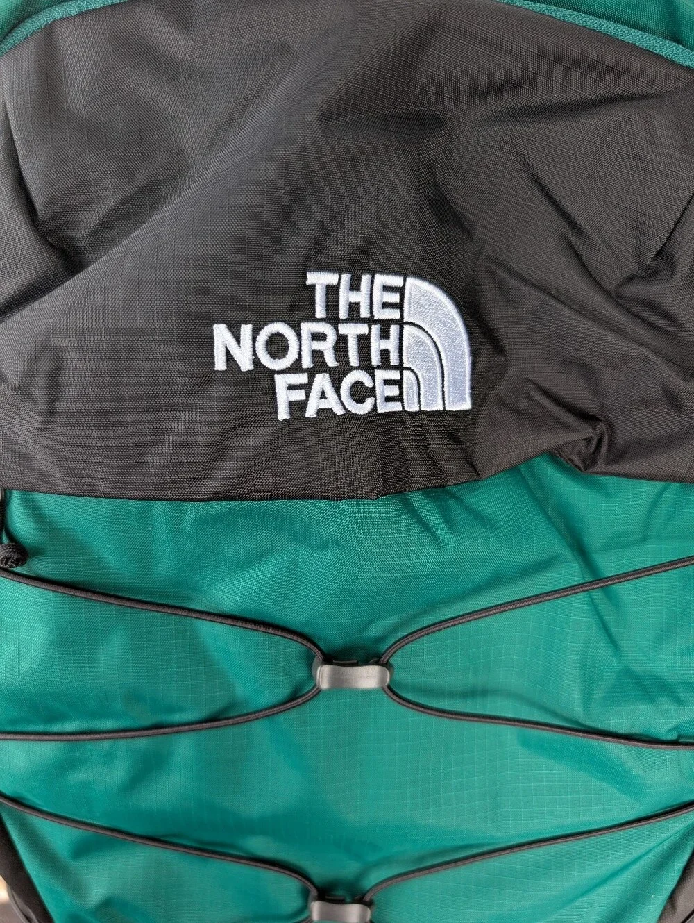 NWT The North Face Unisex Borealis Day Travel Hike Backpack Evergreen/TNF Black
